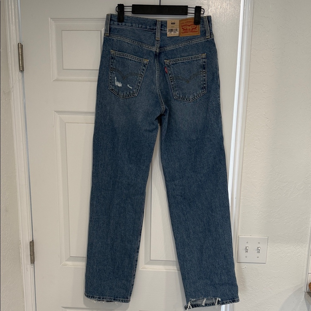 Levi's Classic Blue Ripped Jeans - Picture 3 of 5
